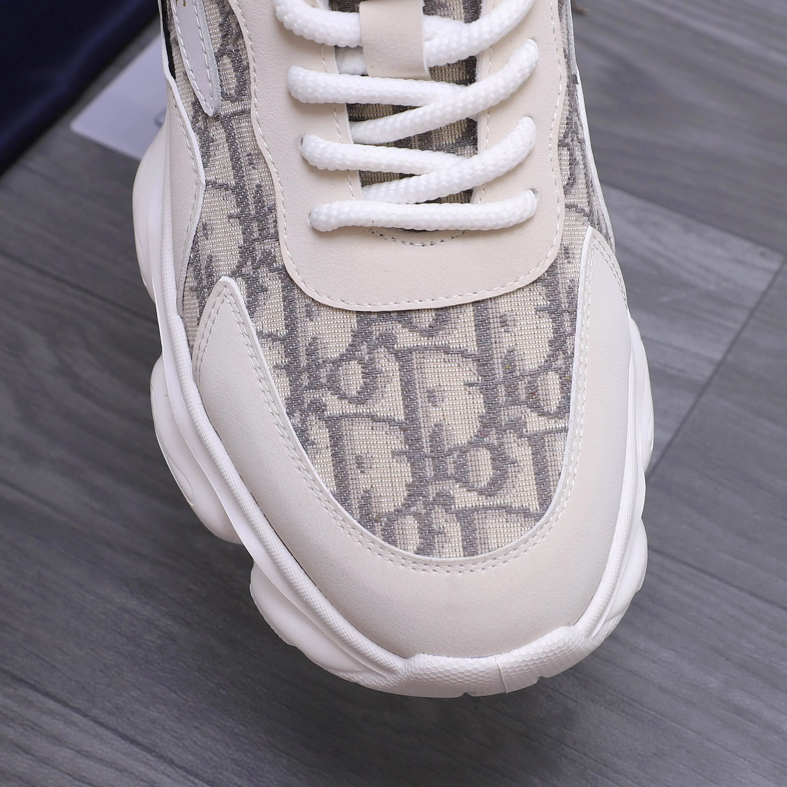 Men's shoes 💰p460 Product trademark: Dior "Dior" casual lace-up men's shoes Regular size: 38-44 Product materials: Selected classic woven pattern stitching cowhide upper, breathable mesh lining, cowhide insole, rubber outsole